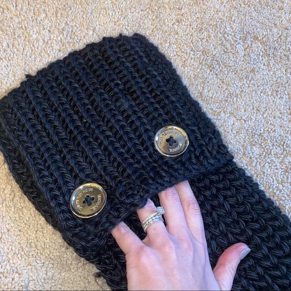 Michael Kors Scarf - Picture 2 of 4